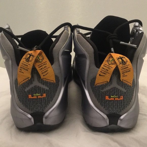 Nike LeBron XII (GS) boys sneakers - Picture 4 of 9